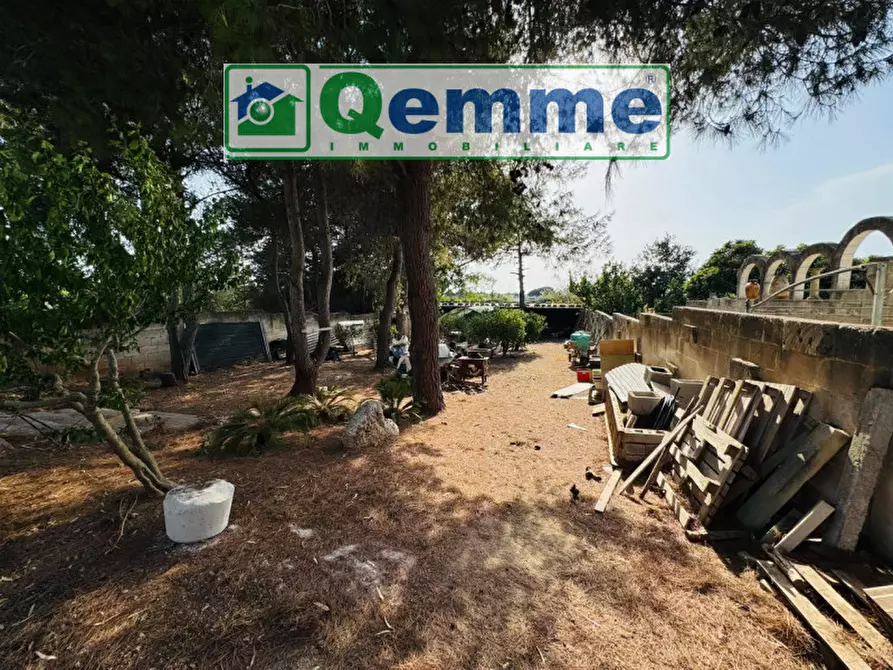 Immagine 39 di Villa in vendita  in Via Solano Li Belli a Lequile