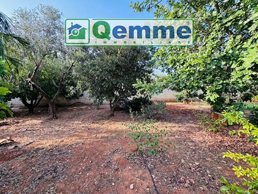 Immagine 42 di Villa in vendita  in Via Solano Li Belli a Lequile
