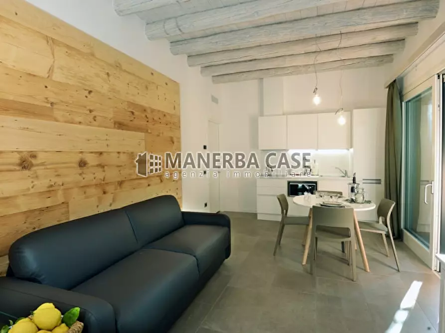 Immagine 2 di Appartamento in affitto  in lungolago zanardelli a Toscolano-Maderno