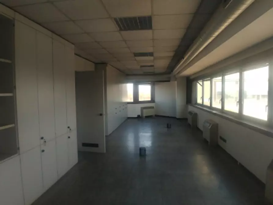 Immagine 3 di Ufficio in vendita  in VIA BETTOLA a Cinisello Balsamo