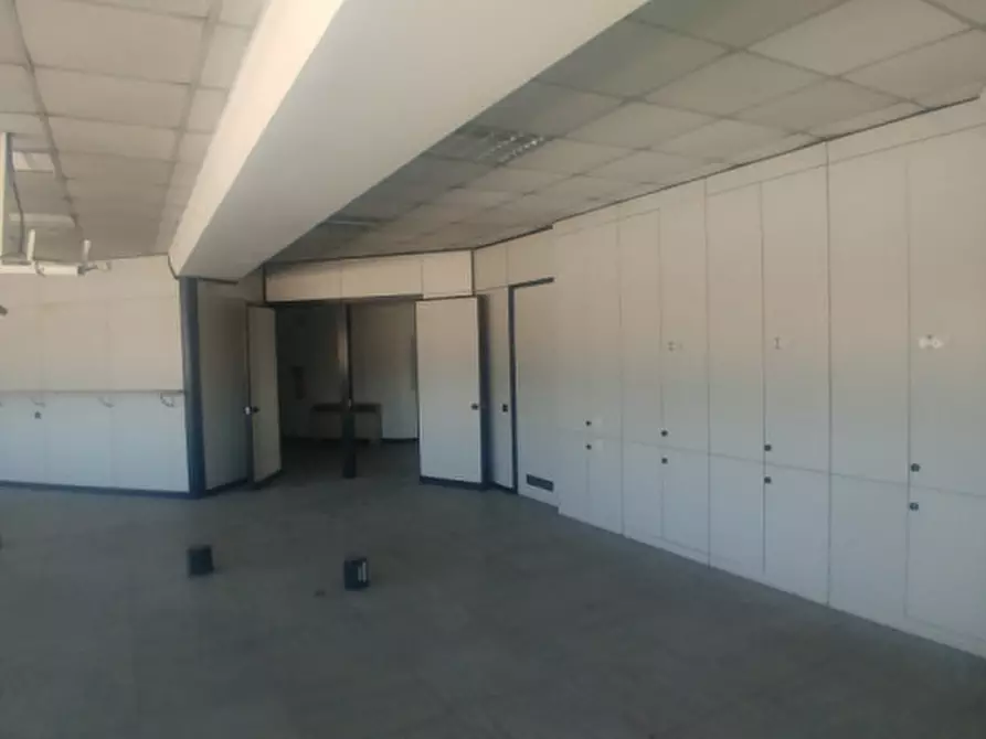 Immagine 6 di Ufficio in vendita  in VIA BETTOLA a Cinisello Balsamo