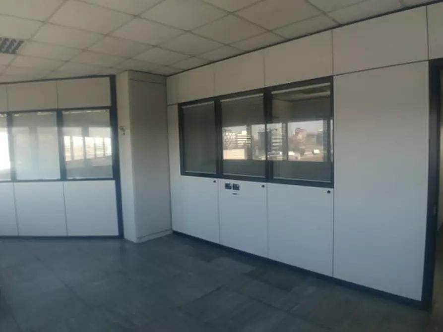 Immagine 8 di Ufficio in vendita  in VIA BETTOLA a Cinisello Balsamo