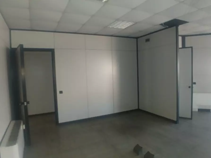 Immagine 17 di Ufficio in vendita  in VIA BETTOLA a Cinisello Balsamo