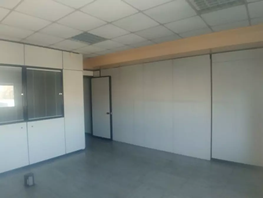 Immagine 2 di Palazzo in vendita  in VIA BETTOLA a Cinisello Balsamo