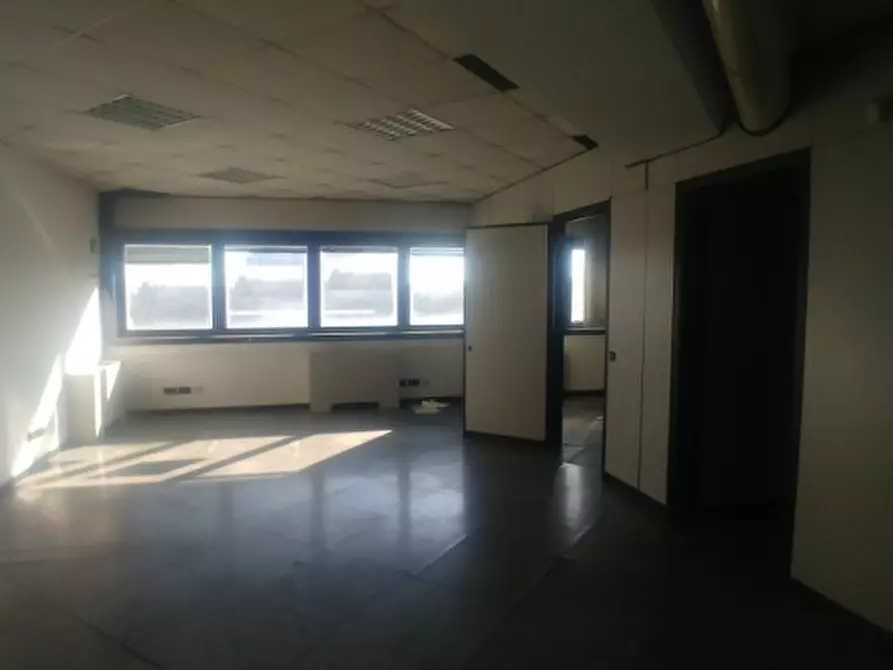 Immagine 10 di Palazzo in vendita  in VIA BETTOLA a Cinisello Balsamo