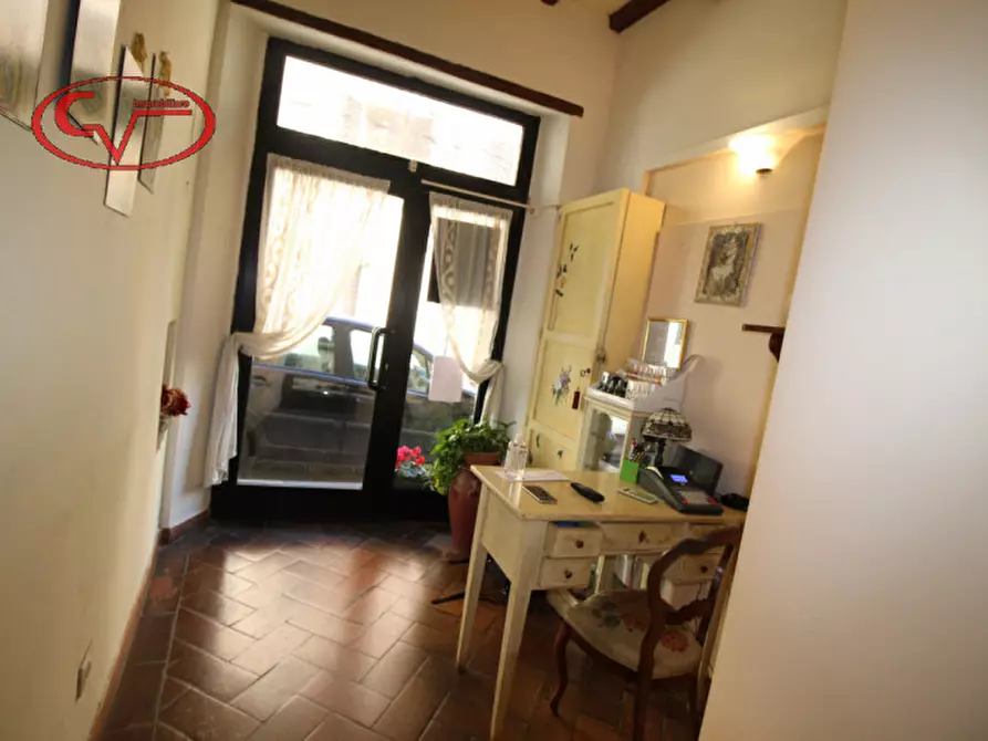 Immagine 2 di Negozio in vendita  in via castelguinelli a Figline E Incisa Valdarno