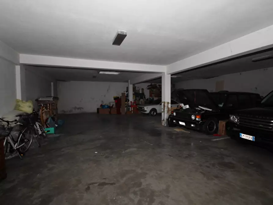 Immagine 4 di Garage in vendita  a Senigallia