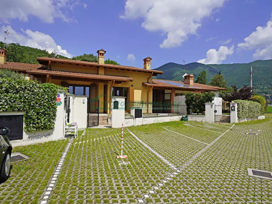 Immagine 1 di Villa in vendita  a Gavardo