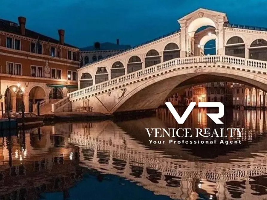 Immagine 1 di Negozio in vendita  in salizada san lio a Venezia