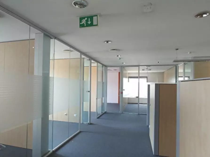 Immagine 8 di Palazzo in vendita  in VIA TOBAGI a Peschiera Borromeo