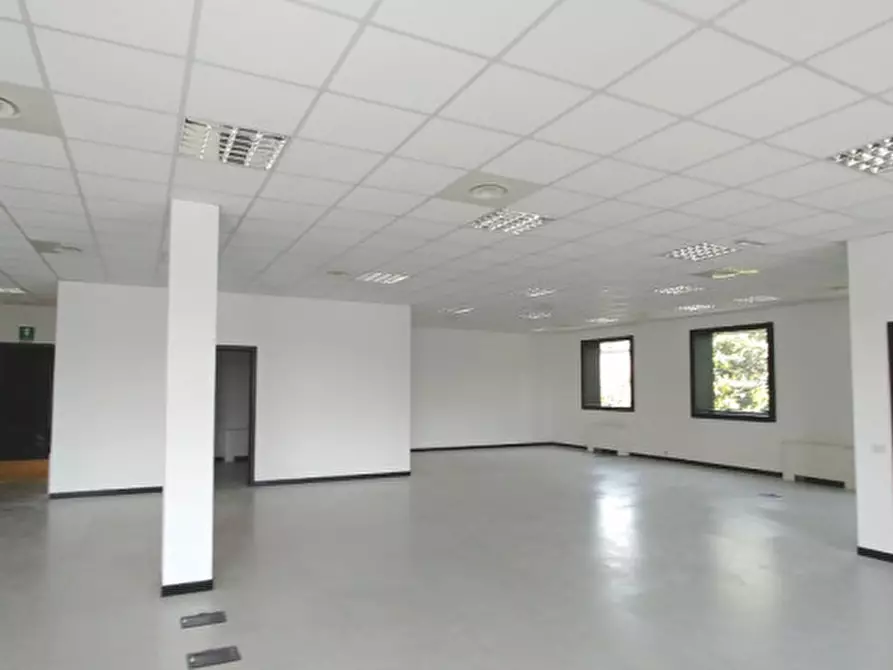 Immagine 19 di Palazzo in vendita  in VIA TOBAGI a Peschiera Borromeo