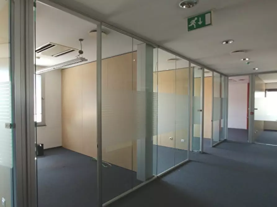 Immagine 9 di Ufficio in vendita  in VIA TOBAGI a Peschiera Borromeo