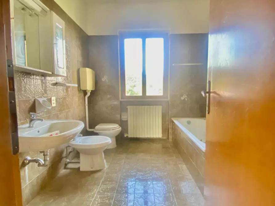 Immagine 10 di Villa in vendita  in San Quirico a Muscoline