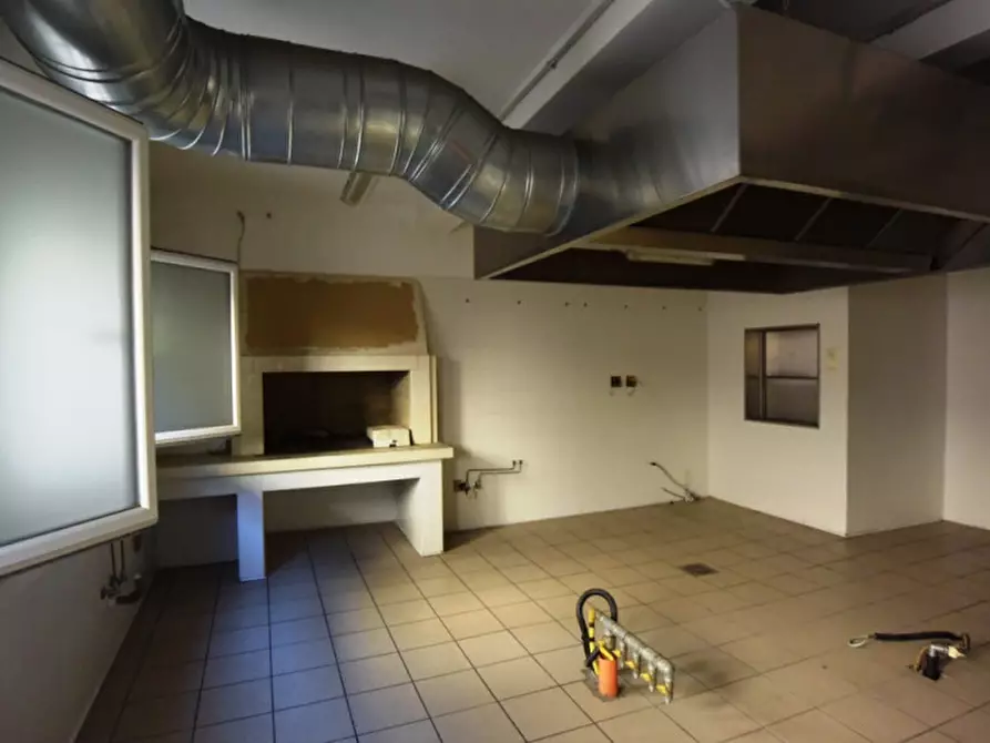 Immagine 3 di Negozio in affitto  in Via Roma a Bassano Del Grappa