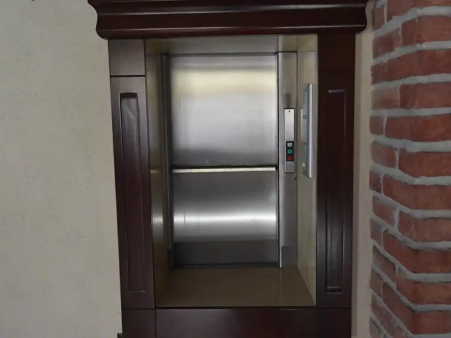 Immagine 5 di Negozio in affitto  in Via Roma a Bassano Del Grappa