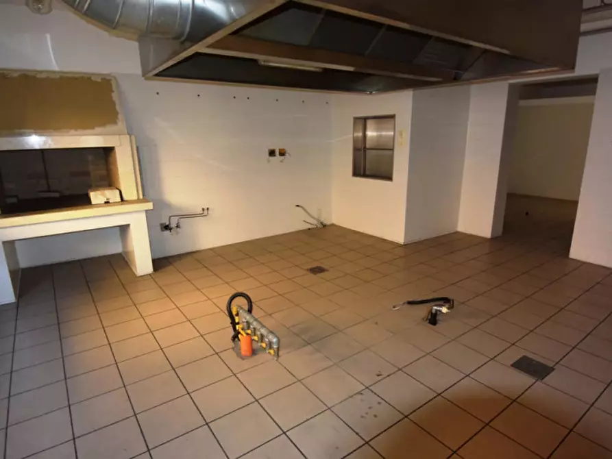 Immagine 6 di Negozio in affitto  in Via Roma a Bassano Del Grappa