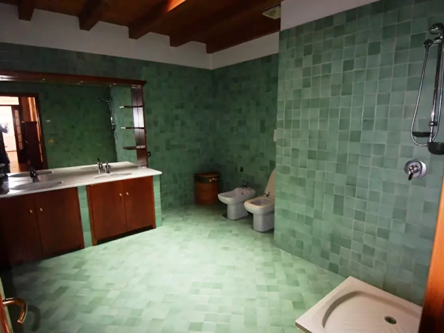 Immagine 10 di Negozio in affitto  in Via Roma a Bassano Del Grappa