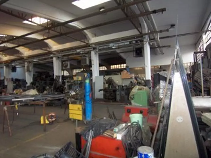 Immagine 8 di Magazzino in affitto  in VIALE MONZA a Milano