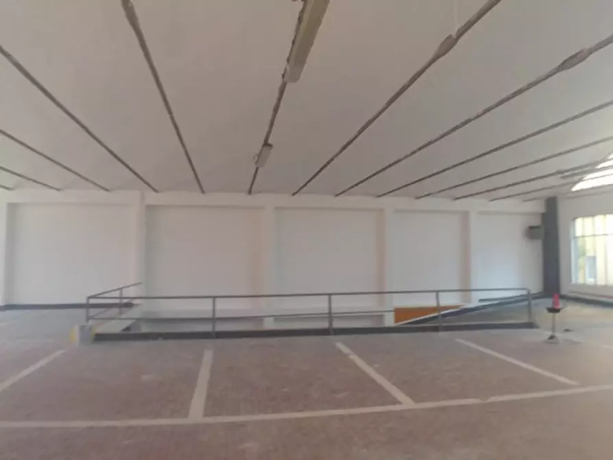 Immagine 12 di Magazzino in affitto  in VIA MICHELINO DA BESOZZO a Milano