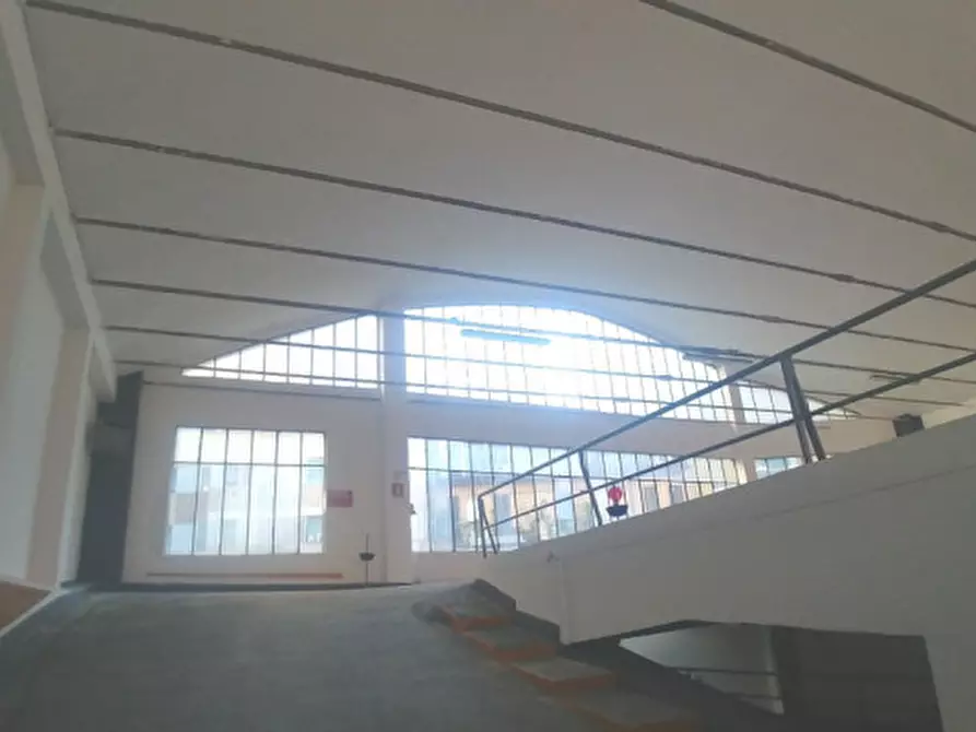 Immagine 19 di Magazzino in affitto  in VIA MICHELINO DA BESOZZO a Milano