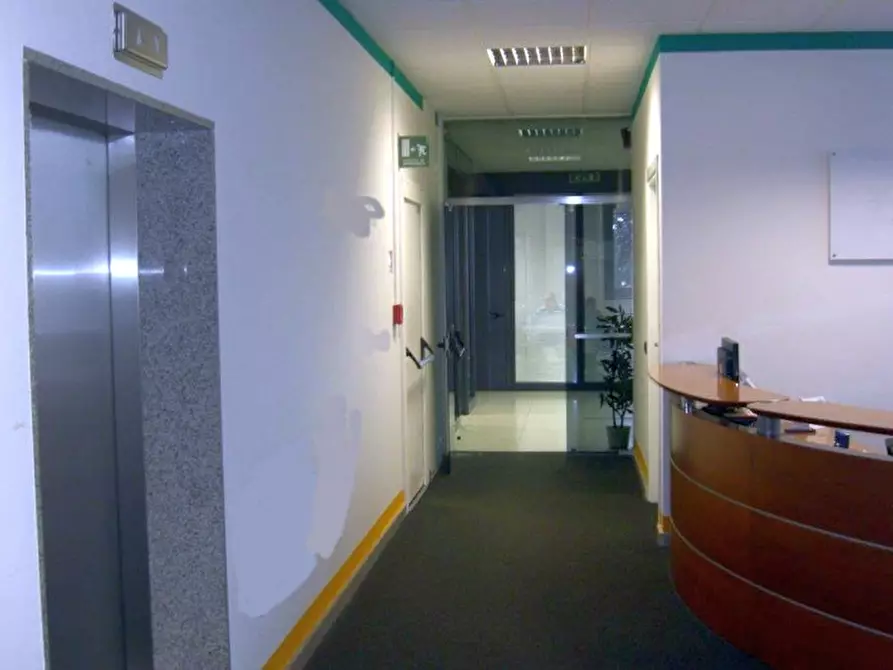 Immagine 2 di Ufficio in affitto  in VIA TOBAGI a Peschiera Borromeo