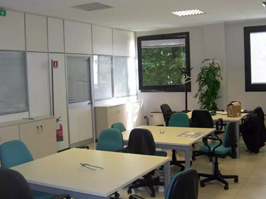 Immagine 4 di Ufficio in affitto  in VIA TOBAGI a Peschiera Borromeo