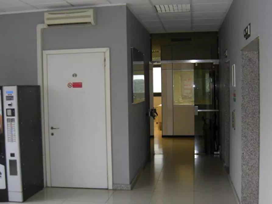 Immagine 9 di Ufficio in affitto  in VIA TOBAGI a Peschiera Borromeo