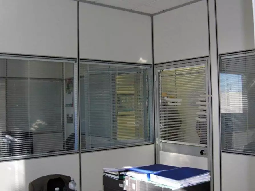 Immagine 20 di Ufficio in affitto  in VIA TOBAGI a Peschiera Borromeo