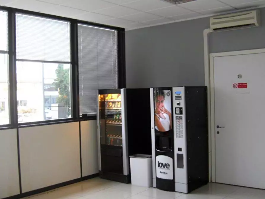 Immagine 7 di Ufficio in affitto  in VIA TOBAGI a Peschiera Borromeo