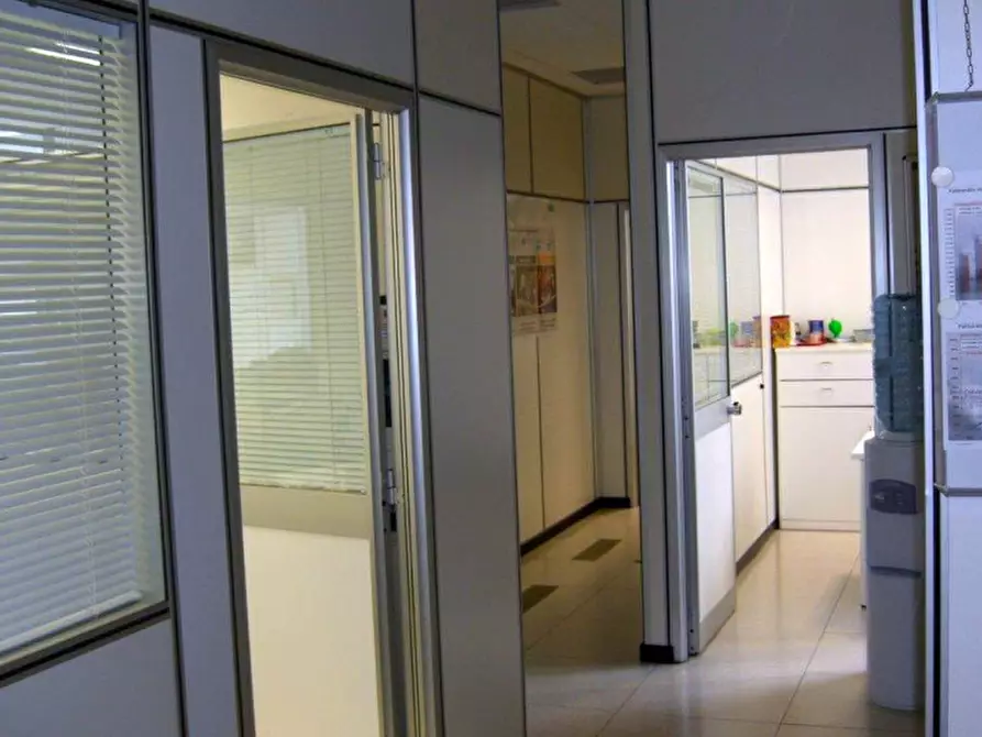 Immagine 8 di Ufficio in affitto  in VIA TOBAGI a Peschiera Borromeo