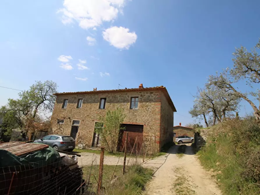Immagine 3 di Casa indipendente in vendita  in 6 km a Bucine
