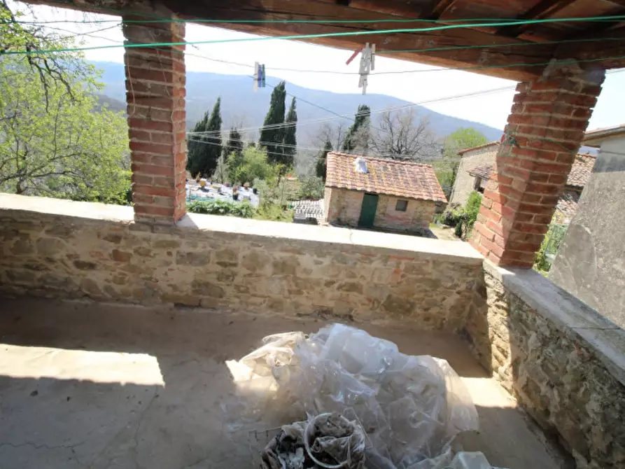 Immagine 13 di Casa indipendente in vendita  in 6 km a Bucine