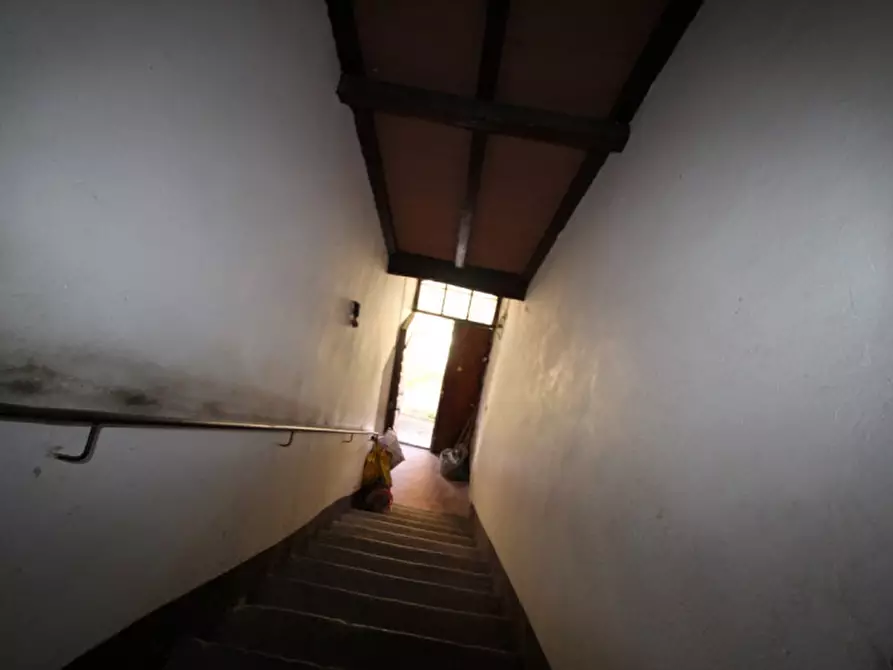 Immagine 15 di Casa indipendente in vendita  in 6 km a Bucine