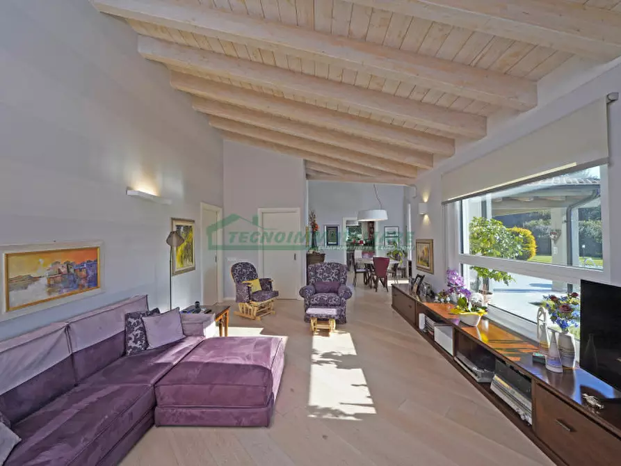 Immagine 1 di Villa in vendita  in Via Aldo Moro a Muscoline