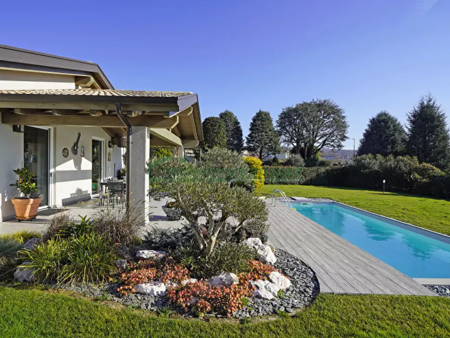 Immagine 2 di Villa in vendita  in Via Aldo Moro a Muscoline