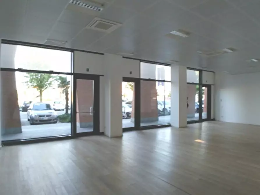 Immagine 3 di Ufficio in vendita  in VIALE DELL' ARTIGIANATO a Bernareggio