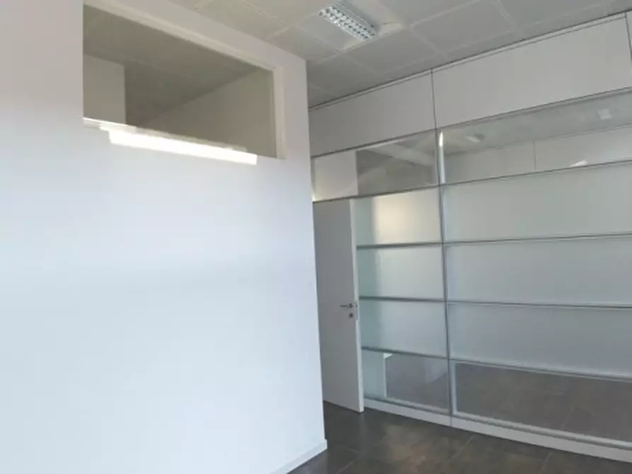 Immagine 12 di Ufficio in vendita  in VIALE DELL' ARTIGIANATO a Bernareggio