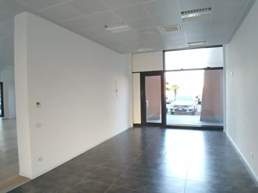 Immagine 17 di Ufficio in vendita  in VIALE DELL' ARTIGIANATO a Bernareggio