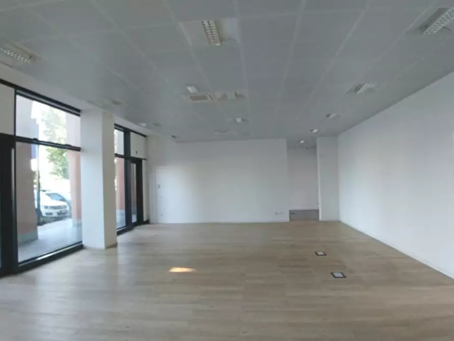 Immagine 5 di Attività commerciale in vendita  in VIALE DELL' ARTIGIANATO a Bernareggio