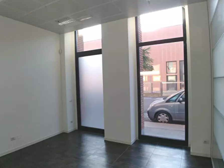 Immagine 16 di Attività commerciale in vendita  in VIALE DELL' ARTIGIANATO a Bernareggio
