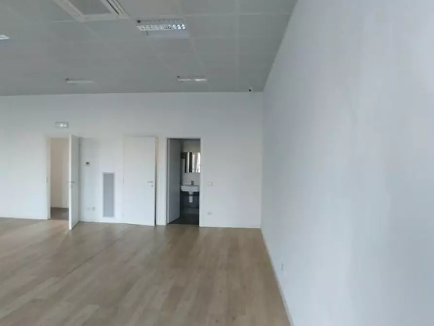 Immagine 21 di Attività commerciale in vendita  in VIALE DELL' ARTIGIANATO a Bernareggio