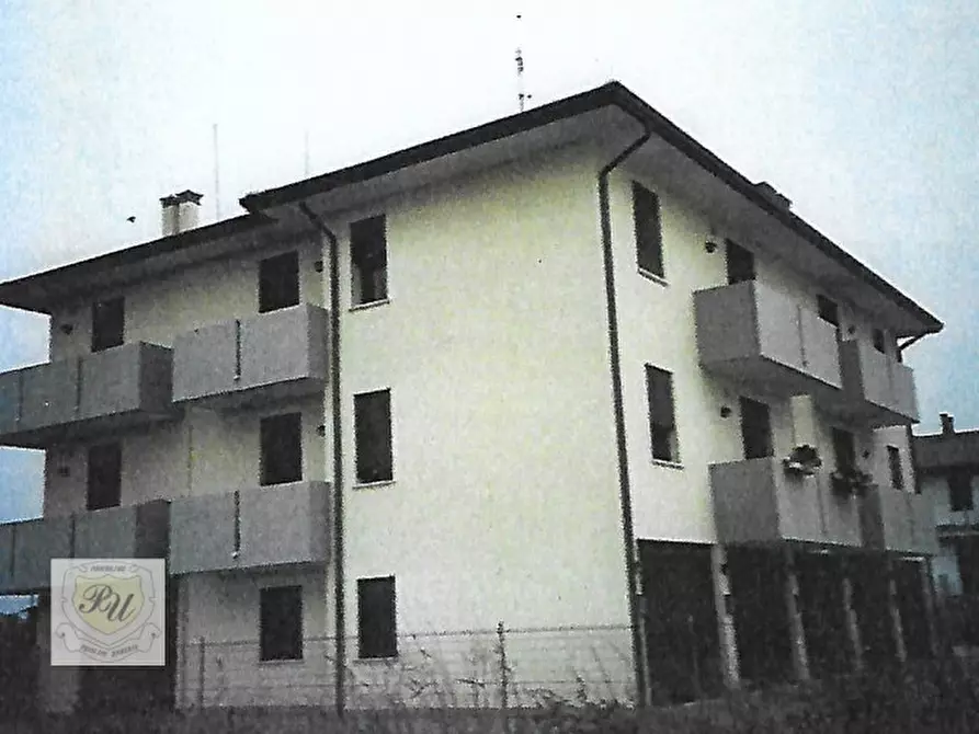 Immagine 2 di Palazzo in vendita  in Via 28 aprile a Borgo Veneto