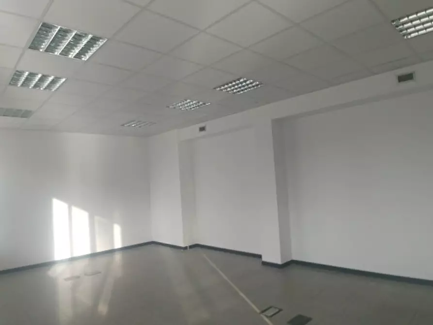 Immagine 5 di Attività commerciale in affitto  in VIA PODGORA a Vimercate