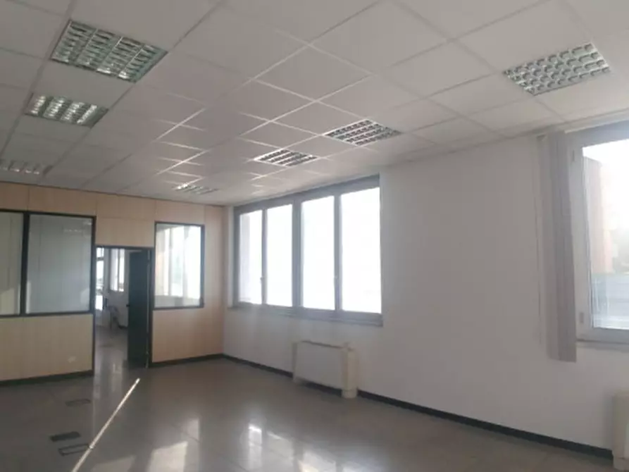 Immagine 6 di Attività commerciale in affitto  in VIA PODGORA a Vimercate