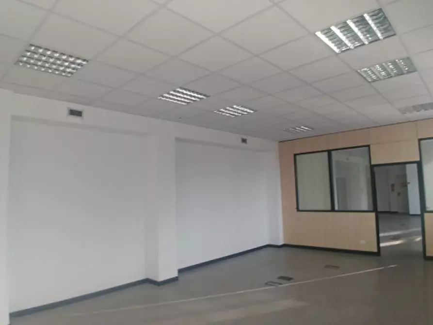 Immagine 7 di Attività commerciale in affitto  in VIA PODGORA a Vimercate