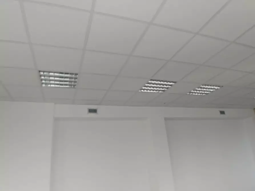 Immagine 8 di Attività commerciale in affitto  in VIA PODGORA a Vimercate