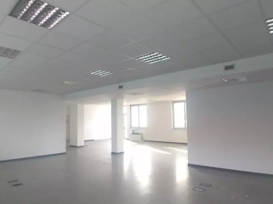 Immagine 16 di Attività commerciale in affitto  in VIA PODGORA a Vimercate