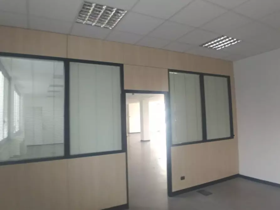 Immagine 18 di Attività commerciale in affitto  in VIA PODGORA a Vimercate