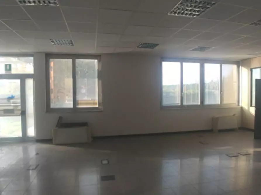 Immagine 21 di Attività commerciale in affitto  in VIA PODGORA a Vimercate