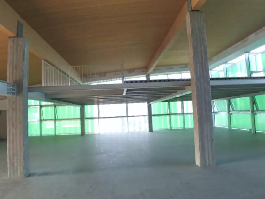 Immagine 14 di Attività commerciale in vendita  in VIA MAMELI a Vimercate